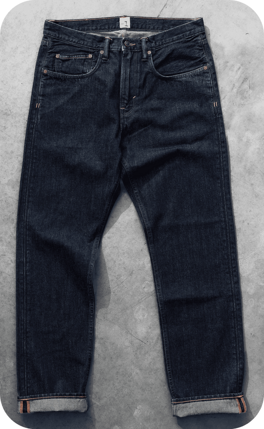 Jeans -1 Nordic Denim blu scuro, vista frontale con fondo risvoltato